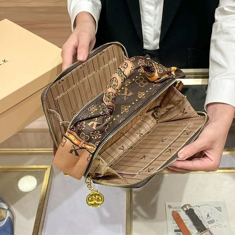 Western Style High Quality Handbag