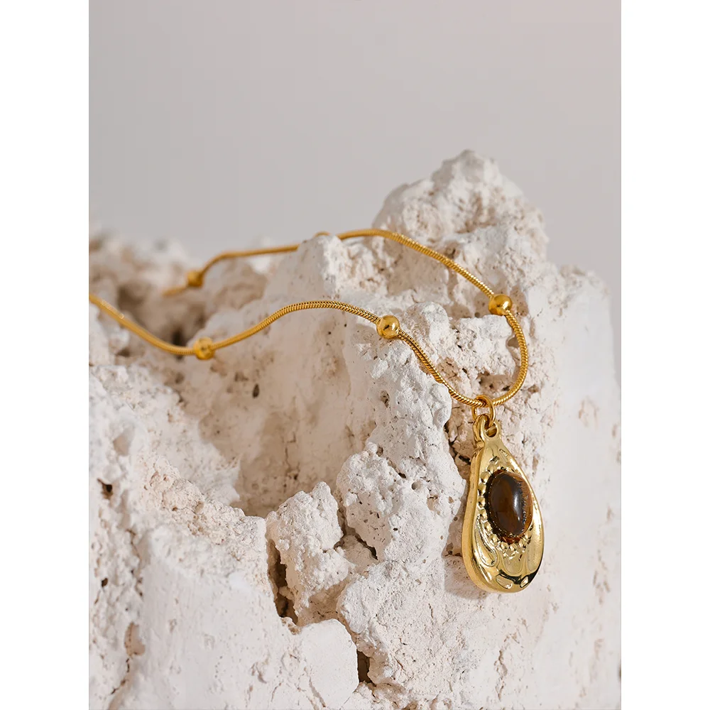 Cashew Drop Natural Tiger Stone Pendant Necklace 18K Jewelry