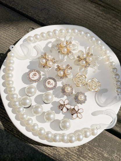 20 white Camellias, pearl chain detachable shoe accessories